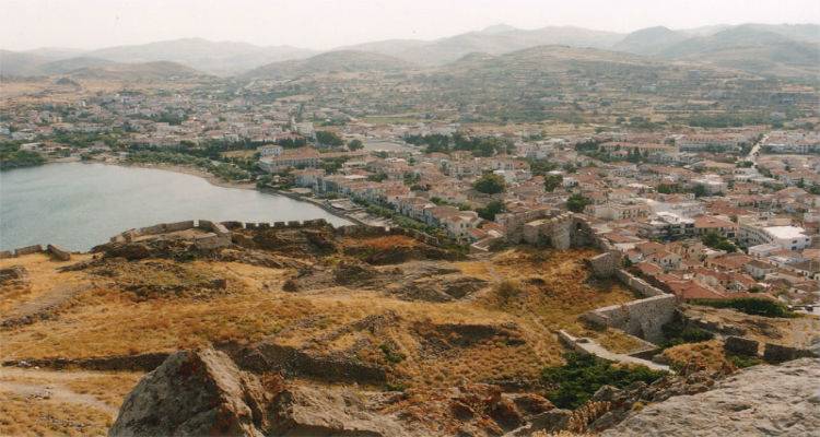 &Sigma;&tau;&eta; &Lambda;ή&mu;&nu;&omicron; &kappa;&alpha;&iota; &sigma;&tau;&alpha; &mu;&eta; &delta;&iota;&alpha;&sigma;&upsilon;&nu;&delta;&epsilon;&delta;&epsilon;&mu;έ&nu;&alpha; &nu;&eta;&sigma;&iota;ά &omicron;&iota; &nu;έ&epsilon;&sigmaf; &laquo;&mu;ά&chi;&epsilon;&sigmaf;&raquo; &tau;&omega;&nu; &epsilon;&nu;&alpha;&lambda;&lambda;&alpha;&kappa;&tau;&iota;&kappa;ώ&nu; &pi;&alpha;&rho;ό&chi;&omega;&nu; &eta;&lambda;&epsilon;&kappa;&tau;&rho;&iota;&kappa;ή&sigmaf; &epsilon;&nu;έ&rho;&gamma;&epsilon;&iota;&alpha;&sigmaf;