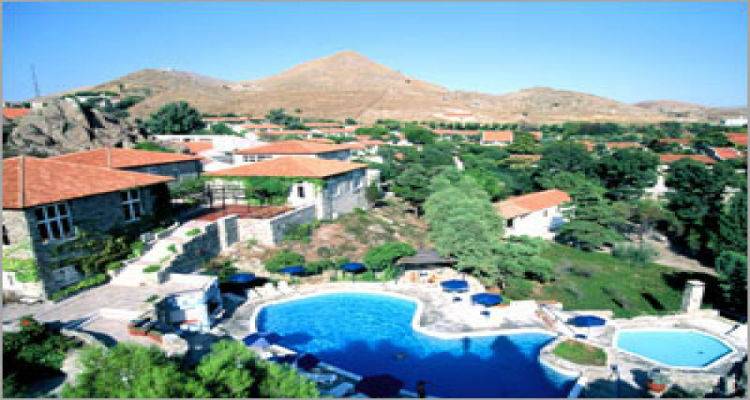 Βανδαλισμοί στο «Ακτή Μύρινα»