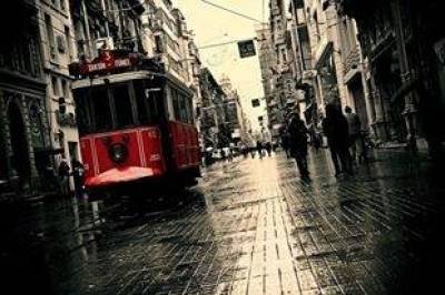 Το τραμ της πλατείας Ταξίμ