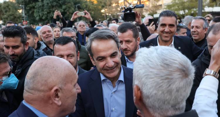 &Mu;&pi;&alpha;ί&nu;&epsilon;&iota; &sigma;&tau;&eta; &mu;ά&chi;&eta; &gamma;&iota;&alpha; &tau;&eta;&nu; &alpha;&upsilon;&tau;&omicron;&delta;&upsilon;&nu;&alpha;&mu;ί&alpha; &omicron; &Mu;&eta;&tau;&sigma;&omicron;&tau;ά&kappa;&eta;&sigmaf;, &xi;&epsilon;&kappa;&iota;&nu;ά&epsilon;&iota; &pi;&epsilon;&rho;&iota;&omicron;&delta;&epsilon;ί&epsilon;&sigmaf; | &Sigma;&tau;&omicron;&nu; Έ&beta;&rho;&omicron; &alpha;ύ&rho;&iota;&omicron;