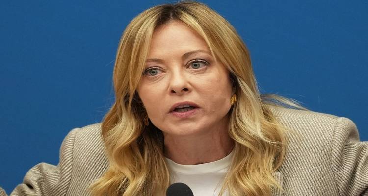 &Tau;έ&lambda;&omicron;&sigmaf; &sigma;&tau;&alpha; &tau;έ&lambda;&eta; &kappa;&upsilon;&kappa;&lambda;&omicron;&phi;&omicron;&rho;ί&alpha;&sigmaf; &gamma;&iota;&alpha; &epsilon;&kappa;&alpha;&tau;&omicron;&mu;&mu;ύ&rho;&iota;&alpha; &omicron;&chi;ή&mu;&alpha;&tau;&alpha; &sigma;&tau;&eta;&nu; &Iota;&tau;&alpha;&lambda;ί&alpha; &ndash; &Eta; &alpha;&pi;ό&phi;&alpha;&sigma;&eta; &tau;&eta;&sigmaf; &kappa;&upsilon;&beta;έ&rho;&nu;&eta;&sigma;&eta;&sigmaf; &Mu;&epsilon;&lambda;ό&nu;&iota;