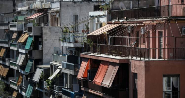 &laquo;&Beta;&rho;&alpha;&chi;&upsilon;&kappa;ύ&kappa;&lambda;&omega;&mu;&alpha;&raquo; &sigma;&tau;&omicron; &Kappa;&tau;&eta;&mu;&alpha;&tau;&omicron;&lambda;ό&gamma;&iota;&omicron;: &Chi;&iota;&lambda;&iota;ά&delta;&epsilon;&sigmaf; &tau;&alpha; &alpha;&kappa;ί&nu;&eta;&tau;&alpha; &alpha;&gamma;&nu;ώ&sigma;&tau;&omicron;&upsilon; &iota;&delta;&iota;&omicron;&kappa;&tau;ή&tau;&eta; &sigma;&tau;&eta;&nu; &Alpha;&theta;ή&nu;&alpha;