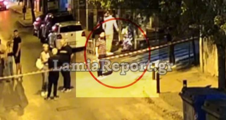 Βίντεο: Ο δολοφόνος στη Λαμία, επιστρέφει ατάραχος στο σημείο, κοντοστέκεται, κάνει τον ανήξερο -Θράσος-σοκ