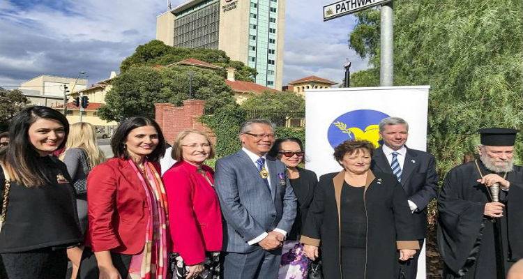 &Alpha;&pi;&omicron;&kappa;&alpha;&lambda;&upsilon;&pi;&tau;ή&rho;&iota;&alpha; &Mu;&nu;&eta;&mu;&epsilon;ί&omicron;&upsilon; &sigma;&tau;&eta;&nu; &Alpha;&delta;&epsilon;&lambda;&alpha;ΐ&delta;&alpha; &pi;&omicron;&upsilon; &tau;&iota;&mu;ά &tau;&omicron;&upsilon;&sigmaf; &delta;&epsilon;&sigma;&mu;&omicron;ύ&sigmaf; &mu;&epsilon;&tau;&alpha;&xi;ύ &tau;&eta;&sigmaf; &Lambda;ή&mu;&nu;&omicron;&upsilon; &kappa;&alpha;&iota; &tau;&eta;&sigmaf; &Alpha;&upsilon;&sigma;&tau;&rho;&alpha;&lambda;ί&alpha;&sigmaf;