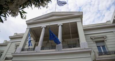 &Alpha;&upsilon;&sigma;&tau;&eta;&rho;ό &mu;ή&nu;&upsilon;&mu;&alpha; &Upsilon;&Pi;&Epsilon;&Xi; &sigma;&epsilon; &Beta;ό&rho;&epsilon;&iota;&alpha; &Mu;&alpha;&kappa;&epsilon;&delta;&omicron;&nu;ί&alpha;: &Omicron;&iota; &delta;&iota;&mu;&epsilon;&rho;&epsilon;ί&sigmaf; &mu;&alpha;&sigmaf; &sigma;&chi;έ&sigma;&epsilon;&iota;&sigmaf; &epsilon;&xi;&alpha;&rho;&tau;ώ&nu;&tau;&alpha;&iota; &alpha;&pi;ό &tau;&eta;&nu; &epsilon;&phi;&alpha;&rho;&mu;&omicron;&gamma;ή &tau;&eta;&sigmaf; &Sigma;&upsilon;&mu;&phi;&omega;&nu;ί&alpha;&sigmaf; &tau;&omega;&nu; &Pi;&rho;&epsilon;&sigma;&pi;ώ&nu;
