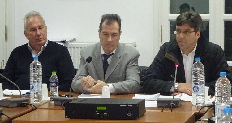 &Mu;&alpha;&rho;&iota;&nu;ά&kappa;&eta;&sigmaf;: &laquo;&Omicron; &Delta;&rho;ί&tau;&sigma;&alpha;&sigmaf; &mu;&alpha;&sigmaf; &epsilon;&nu;έ&pi;&alpha;&iota;&xi;&epsilon;&raquo;