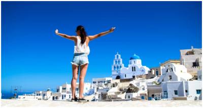 &Xi;&epsilon;&kappa;&iota;&nu;ά &eta; &tau;&omicron;&upsilon;&rho;&iota;&sigma;&tau;&iota;&kappa;ή &sigma;&epsilon;&zeta;ό&nu;, &alpha;&iota;&sigma;&iota;&omicron;&delta;&omicron;&xi;ί&alpha; &gamma;&iota;&alpha; &upsilon;&pi;&epsilon;&rho;&epsilon;&iota;&sigma;&pi;&rho;ά&xi;&epsilon;&iota;&sigmaf; | &Pi;&omicron;&iota;&omicron;&iota; &epsilon;ί&nu;&alpha;&iota; &omicron;&iota; &tau;&omicron;&upsilon;&rho;ί&sigma;&tau;&epsilon;&sigmaf;-&laquo;&beta;&alpha;&rho;&iota;ά &pi;&omicron;&rho;&tau;&omicron;&phi;ό&lambda;&iota;&alpha;&raquo;