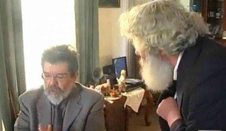 Άπορος εισέβαλε στο γραφείο του Δημάρχου Λέσβου