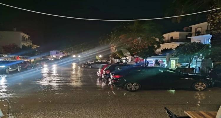 &Mu;ύ&rho;&iota;&nu;&alpha;: &Chi;&omega;&rho;ί&sigmaf; &rho;&epsilon;ύ&mu;&alpha; &eta; &mu;&iota;&sigma;ή &pi;&lambda;&alpha;&tau;&epsilon;ί&alpha; &Beta;&epsilon;&nu;&iota;&zeta;έ&lambda;&omicron;&upsilon; (&Kappa;&Tau;&Epsilon;&Lambda;)