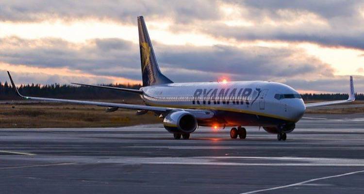 &Eta; Ryanair &kappa;ό&beta;&epsilon;&iota; &pi;&rho;ό&omega;&rho;&alpha; &tau;&eta; &sigma;ύ&nu;&delta;&epsilon;&sigma;&eta; &Lambda;ή&mu;&nu;&omicron;&upsilon; - &Mu;&pi;έ&rho;&gamma;&kappa;&alpha;&mu;&omicron; | &Tau;έ&lambda;&omicron;&sigmaf; &omicron;&iota; &pi;&tau;ή&sigma;&epsilon;&iota;&sigmaf; &alpha;&pi;ό 29 &Alpha;&upsilon;&gamma;&omicron;ύ&sigma;&tau;&omicron;&upsilon;
