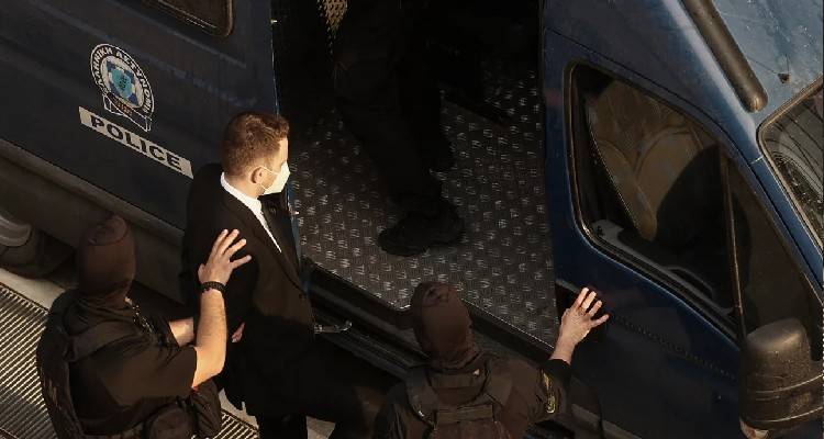 Ισόβια στον Μπάμπη Αναγνωστόπουλο που δολοφόνησε εν ψυχρώ την Καρολάιν | Πώς τον περιέγραψε η εισαγγελέας