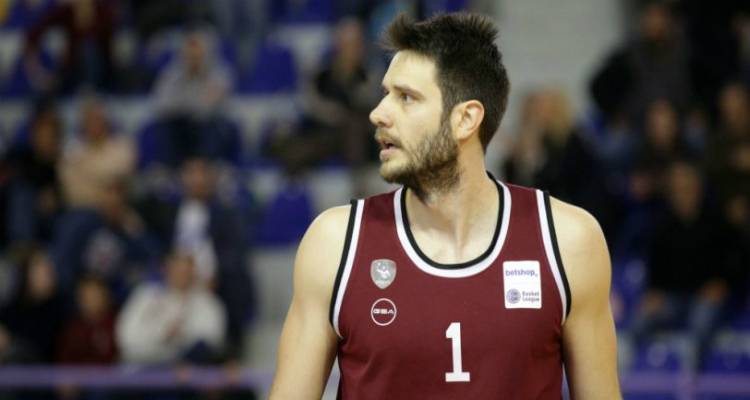 &Mu;&alpha;&nu;&omega;&lambda;ό&pi;&omicron;&upsilon;&lambda;&omicron;&sigmaf;: &laquo;&Nu;&alpha; &kappa;ά&nu;&omicron;&upsilon;&mu;&epsilon; &pi;&epsilon;&rho;ή&phi;&alpha;&nu;&eta; &tau;&eta; &Lambda;ή&mu;&nu;&omicron;&raquo;