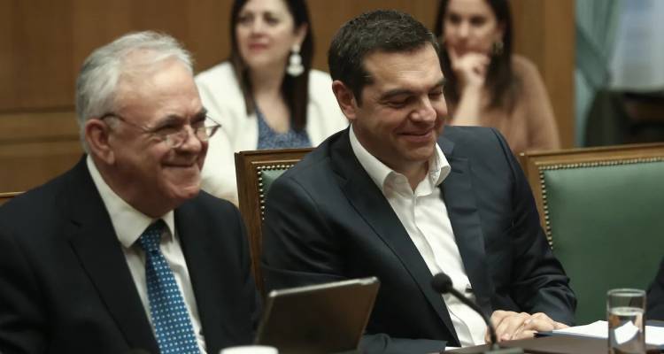 &Alpha;&lambda;&alpha;&lambda;&omicron;ύ&mu; &sigma;&tau;&omicron;&nu; &Sigma;&Upsilon;&Rho;&Iota;&Zeta;&Alpha; &mu;&epsilon; &tau;&alpha; &mu;&pi;&rho;&omicron;&sigmaf; &pi;ί&sigma;&omega; &gamma;&iota;&alpha; &sigma;&chi;&eta;&mu;&alpha;&tau;&iota;&sigma;&mu;ό &laquo;&kappa;&upsilon;&beta;έ&rho;&nu;&eta;&sigma;&eta;&sigmaf; &eta;&tau;&tau;&eta;&mu;έ&nu;&omega;&nu;&raquo; -&Tau;&iota; &sigma;&upsilon;&mu;&beta;&alpha;ί&nu;&epsilon;&iota; &sigma;&tau;&eta;&nu; &Kappa;&omicron;&upsilon;&mu;&omicron;&upsilon;&nu;&delta;&omicron;ύ&rho;&omicron;&upsilon;