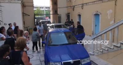 &Epsilon;&mu;&pi;&omicron;&rho;ί&alpha; &beta;&rho;&epsilon;&phi;ώ&nu; &sigma;&tau;&alpha; &Chi;&alpha;&nu;&iota;ά: &Alpha;&pi;&omicron;&lambda;&omicron;&gamma;&epsilon;ί&tau;&alpha;&iota; &omicron; &phi;&epsilon;&rho;ό&mu;&epsilon;&nu;&omicron;&sigmaf; &laquo;&epsilon;&gamma;&kappa;έ&phi;&alpha;&lambda;&omicron;&sigmaf;&raquo; &gamma;&iota;&alpha;&tau;&rho;ό&sigmaf; -&laquo;&Sigma;' &alpha;&gamma;&alpha;&pi;ά&mu;&epsilon;&raquo; &phi;&omega;&nu;ά&zeta;&omicron;&upsilon;&nu; &upsilon;&pi;&omicron;&sigma;&tau;&eta;&rho;&iota;&kappa;&tau;έ&sigmaf; &tau;&omicron;&upsilon;