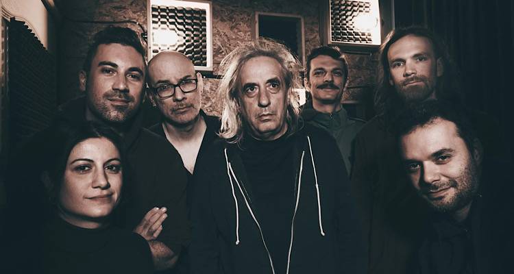 &Gamma;&iota;ά&nu;&nu;&eta;&sigmaf; &Alpha;&gamma;&gamma;&epsilon;&lambda;ά&kappa;&alpha;&sigmaf;: &Alpha;&kappa;&upsilon;&rho;ώ&nu;&epsilon;&iota; &alpha;&iota;&phi;&nu;&iota;&delta;ί&omega;&sigmaf; &tau;&iota;&sigmaf; &sigma;&upsilon;&nu;&alpha;&upsilon;&lambda;ί&epsilon;&sigmaf; &tau;&omicron;&upsilon; &kappa;&alpha;&lambda;&omicron;&kappa;&alpha;&iota;&rho;&iota;&omicron;ύ &epsilon;&kappa;&tau;ό&sigmaf; &alpha;&pi;ό &tau;&eta;&nu; &epsilon;&kappa;&delta;ή&lambda;&omega;&sigma;&eta; &tau;&eta;&sigmaf; &Lambda;ή&mu;&nu;&omicron;&upsilon;