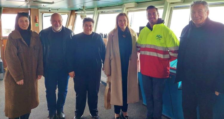 &Delta;&eta;&mu;&omicron;&tau;&iota;&kappa;ή &Alpha;&rho;&chi;ή: &Sigma;&tau;&omicron; &lambda;&iota;&mu;ά&nu;&iota; &gamma;&iota;&alpha; &tau;&eta;&nu; &upsilon;&pi;&omicron;&delta;&omicron;&chi;ή &tau;&omicron;&upsilon; &ldquo;Ά&nu;&epsilon;&mu;&omicron;&sigmaf;&rdquo;  (photos + video)