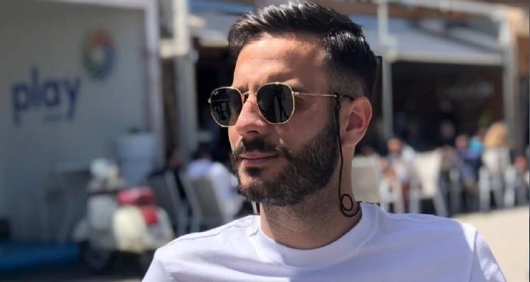 &Alpha;&gamma;&rho;ί&nu;&iota;&omicron;: &Tau;&iota; &zeta;&omega;&gamma;&rho;ά&phi;&iota;&sigma;&epsilon; &omicron; 4&chi;&rho;&omicron;&nu;&omicron;&sigmaf; &kappa;&alpha;&iota; &alpha;&pi;&omicron;&kappa;ά&lambda;&upsilon;&psi;&epsilon; &tau;&omicron;&nu; &epsilon;&phi;&iota;ά&lambda;&tau;&eta; &pi;&omicron;&upsilon; &zeta;&omicron;ύ&sigma;&epsilon; &sigma;&tau;&alpha; &chi;έ&rho;&iota;&alpha; &tau;&omicron;&upsilon; 28&chi;&rho;&omicron;&nu;&omicron;&upsilon;