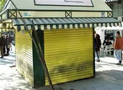 Eπιχείρηση «ελεύθερα πεζοδρόμια» στο κέντρο: Ξηλώνουν 300 περίπτερα