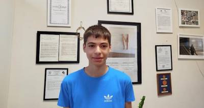 &Lambda;ή&mu;&nu;&omicron;&sigmaf;: &Mu;&epsilon; &upsilon;&pi;&omicron;&tau;&rho;&omicron;&phi;ί&alpha; &sigma;&tau;&iota;&sigmaf; &Eta;.&Pi;.&Alpha;. &omicron; &mu;&alpha;&theta;&eta;&tau;ή&sigmaf; &tau;&omicron;&upsilon; &Gamma;&upsilon;&mu;&nu;&alpha;&sigma;ί&omicron;&upsilon; &Lambda;&iota;&beta;&alpha;&delta;&omicron;&chi;&omega;&rho;ί&omicron;&upsilon; &Mu;&alpha;&nu;ώ&lambda;&eta;&sigmaf; &Sigma;&pi;&upsilon;&rho;&iota;&delta;ά&kappa;&eta;&sigmaf;