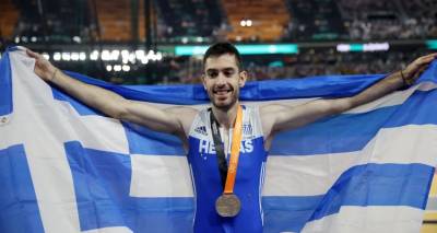 &Omicron; &Tau;&epsilon;&nu;&tau;ό&gamma;&lambda;&omicron;&upsilon; έ&gamma;&rho;&alpha;&psi;&epsilon; &iota;&sigma;&tau;&omicron;&rho;ί&alpha; &kappa;&alpha;&tau;&alpha;&kappa;&tau;ώ&nu;&tau;&alpha;&sigmaf; &tau;&omicron; &mu;&omicron;&nu;&alpha;&delta;&iota;&kappa;ό &chi;&rho;&upsilon;&sigma;ό &mu;&epsilon;&tau;ά&lambda;&lambda;&iota;&omicron; &pi;&omicron;&upsilon; &tau;&omicron;&upsilon; έ&lambda;&epsilon;&iota;&pi;&epsilon;