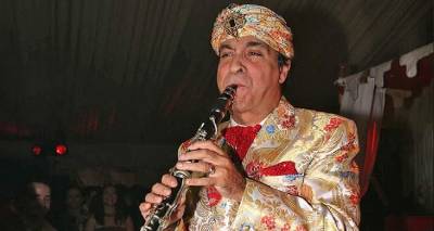 &Gamma;&iota;ώ&rho;&gamma;&omicron;&sigmaf; &Mu;ά&gamma;&kappa;&alpha;&sigmaf;: &laquo;&Mu;&epsilon; έ&pi;&alpha;&iota;&rho;&nu;&alpha;&nu; &tau;&eta;&lambda;έ&phi;&omega;&nu;&omicron; &kappa;&alpha;&iota; έ&kappa;&lambda;&alpha;&iota;&gamma;&alpha;&nu;, &tau;&omicron;&upsilon;&sigmaf; &mu;&iota;&lambda;&omicron;ύ&sigma;&alpha; &kappa;&alpha;&iota; &delta;&epsilon;&nu; &pi;ί&sigma;&tau;&epsilon;&upsilon;&alpha;&nu; ό&tau;&iota; &zeta;&omega;&raquo;