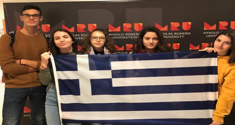 &Sigma;&tau;&eta; &Lambda;&iota;&theta;&omicron;&upsilon;&alpha;&nu;ί&alpha; &tau;&alpha;&xi;ί&delta;&epsilon;&psi;&alpha;&nu; &mu;&alpha;&theta;&eta;&tau;έ&sigmaf; &tau;&omicron;&upsilon; &Gamma;&Epsilon;&Lambda; &Mu;ύ&rho;&iota;&nu;&alpha;&sigmaf; (photos)