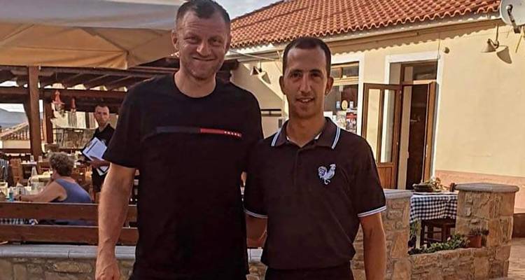 &Omicron; &epsilon;&rho;&upsilon;&theta;&rho;ό&lambda;&epsilon;&upsilon;&kappa;&omicron;&sigmaf; &Alpha;&beta;&rho;&alpha;ά&mu; &Pi;&alpha;&pi;&alpha;&delta;ό&pi;&omicron;&upsilon;&lambda;&omicron;&sigmaf; &sigma;&tau;&eta; &Lambda;ή&mu;&nu;&omicron; &gamma;&iota;&alpha; &tau;&iota;&sigmaf; &kappa;&alpha;&lambda;&omicron;&kappa;&alpha;&iota;&rho;&iota;&nu;έ&sigmaf; &tau;&omicron;&upsilon; &delta;&iota;&alpha;&kappa;&omicron;&pi;έ&sigmaf;.