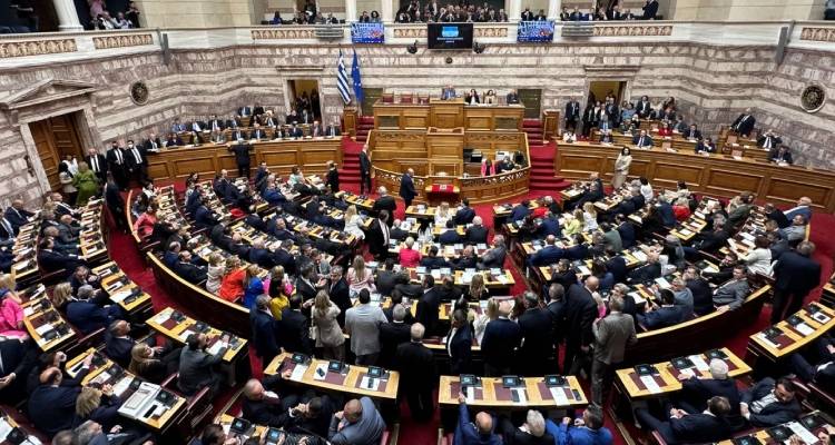 &Sigma;&tau;&iota;&sigmaf; 11 &eta; &omicron;&rho;&kappa;&omega;&mu;&omicron;&sigma;ί&alpha; &tau;&omega;&nu; &nu;έ&omega;&nu; &beta;&omicron;&upsilon;&lambda;&epsilon;&upsilon;&tau;ώ&nu;: &Omicron;&iota; &alpha;&rho;&iota;&theta;&mu;&omicron;ί &tau;&eta;&sigmaf; &nu;έ&alpha;&sigmaf; &Beta;&omicron;&upsilon;&lambda;ή&sigmaf;, &omicron;&iota; έ&delta;&rho;&epsilon;&sigmaf; &tau;&omega;&nu; &kappa;&omicron;&mu;&mu;ά&tau;&omega;&nu; &kappa;&alpha;&iota; &tau;&alpha; &pi;&rho;&omega;&tau;ά&kappa;&iota;&alpha;