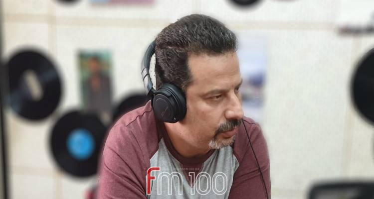 &Omicron; &upsilon;&pi;&omicron;&psi;ή&phi;&iota;&omicron;&sigmaf; &Pi;&epsilon;&rho;&iota;&phi;&epsilon;&rho;&epsilon;&iota;ά&rho;&chi;&eta;&sigmaf; &Beta;&omicron;&rho;&epsilon;ί&omicron;&upsilon; &Alpha;&iota;&gamma;&alpha;ί&omicron;&upsilon; &Nu;ί&kappa;&omicron;&sigmaf; &Mu;&alpha;&nu;ά&beta;&eta;&sigmaf; &sigma;&tau;&omicron;&nu; FM 100 (audio)