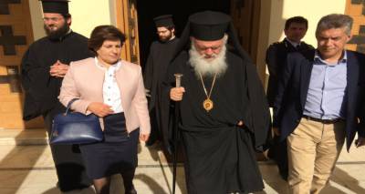 &Eta; &Pi;&epsilon;&rho;&iota;&phi;&epsilon;&rho;&epsilon;&iota;ά&rho;&chi;&eta;&sigmaf; &Beta;. &Alpha;&iota;&gamma;&alpha;ί&omicron;&upsilon; &sigma;&tau;&alpha; &epsilon;&gamma;&kappa;&alpha;ί&nu;&iota;&alpha; &tau;&omicron;&upsilon; &Kappa;&omicron;&iota;&nu;&omega;&nu;&iota;&kappa;&omicron;ύ &Pi;&alpha;&nu;&tau;&omicron;&pi;&omega;&lambda;&epsilon;ί&omicron;&upsilon; &sigma;&tau;&eta;&nu; &Kappa;&alpha;&lambda;&lambda;&omicron;&nu;ή &tau;&eta;&sigmaf; &Lambda;έ&sigma;&beta;&omicron;&upsilon;