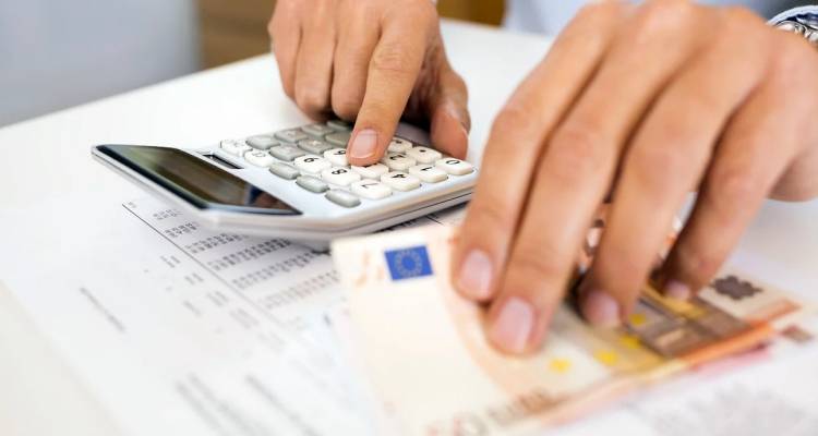 ΑΑΔΕ: Απαιτείται καταχώρηση ΙΒΑΝ στο myAADE για άμεση καταβολή επιστροφών και επιδοτήσεων