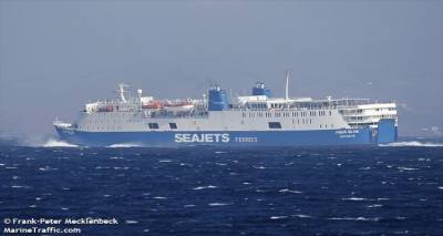&Lambda;ή&mu;&nu;&omicron;&sigmaf;: &Omicron;&iota; &iota;&sigma;&chi;&upsilon;&rho;&omicron;ί ά&nu;&epsilon;&mu;&omicron;&iota; &tau;&rho;&omicron;&pi;&omicron;&pi;&omicron;&iota;&omicron;ύ&nu; &tau;&alpha; &delta;&rho;&omicron;&mu;&omicron;&lambda;ό&gamma;&iota;&alpha; Aqua Blue &kappa;&alpha;&iota; Blue Star Myconos