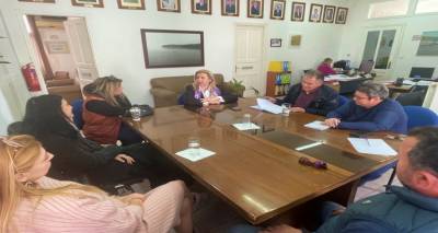 &Sigma;&upsilon;&nu;&alpha;&nu;&tau;ή&sigma;&epsilon;&iota;&sigmaf; &tau;&eta;&sigmaf; &Delta;&eta;&mu;&omicron;&tau;&iota;&kappa;ή&sigmaf; &Alpha;&rho;&chi;ή&sigmaf; &mu;&epsilon; &tau;&omicron;&upsilon;&sigmaf; &Epsilon;&mu;&pi;&omicron;&rho;&iota;&kappa;&omicron;ύ&sigmaf; &Sigma;&upsilon;&lambda;&lambda;ό&gamma;&omicron;&upsilon;&sigmaf;