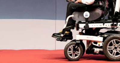 «Προσβασιμότητα κατ’ οίκον»: 5.500 αιτήσεις μέσα σε λίγες ημέρες | Προσαρμογή χώρων στις ανάγκες των ΑμεΑ