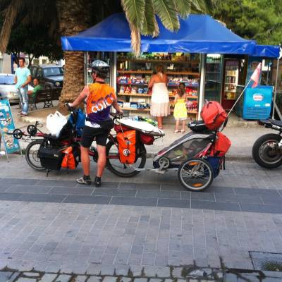 Από τη Γερμανία για διακοπές στη Λήμνο με ποδήλατο...και τί ποδήλατο! (photos)