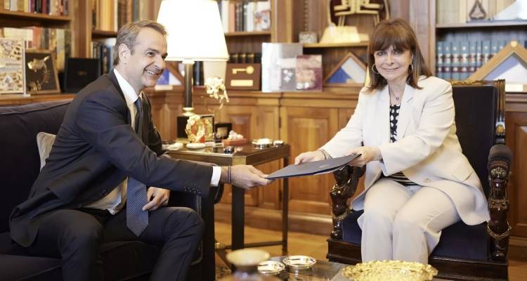 &Omicron; &Kappa;&upsilon;&rho;&iota;ά&kappa;&omicron;&sigmaf; &Mu;&eta;&tau;&sigma;&omicron;&tau;ά&kappa;&eta;&sigmaf; &zeta;ή&tau;&eta;&sigma;&epsilon; &alpha;&pi;ό &tau;&eta;&nu; &Pi;&rho;ό&epsilon;&delta;&rho;&omicron; &tau;&eta;&sigmaf; &Delta;&eta;&mu;&omicron;&kappa;&rho;&alpha;&tau;ί&alpha;&sigmaf; &tau;&eta; &delta;&iota;ά&lambda;&upsilon;&sigma;&eta; &tau;&eta;&sigmaf; &Beta;&omicron;&upsilon;&lambda;ή&sigmaf; &kappa;&alpha;&iota; &tau;&eta;&nu; &pi;&rho;&omicron;&kappa;ή&rho;&upsilon;&xi;&eta; &epsilon;&kappa;&lambda;&omicron;&gamma;ώ&nu;