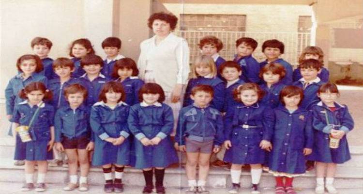 Σαν σήμερα το 1982 καταργήθηκε η σχολική ποδιά