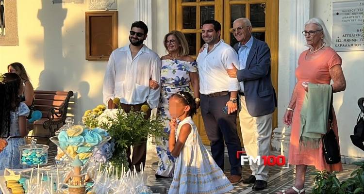 &Sigma;&tau;&eta;&nu; &Alpha;&gamma;ί&alpha; &Pi;&alpha;&rho;&alpha;&sigma;&kappa;&epsilon;&upsilon;ή &Theta;ά&nu;&omicron;&upsilon;&sigmaf; &eta; &beta;ά&pi;&tau;&iota;&sigma;&eta; &tau;&omicron;&upsilon; &epsilon;&gamma;&gamma;&omicron;&nu;&omicron;ύ &tau;&omicron;&upsilon; &Alpha;&nu;&tau;ώ&nu;&eta; &Delta;&iota;&alpha;&mu;&alpha;&tau;ά&rho;&eta;