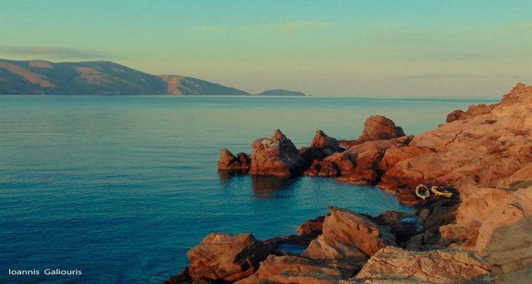 &Eta; &Lambda;ή&mu;&nu;&omicron;&sigmaf; &tau;&omicron;&upsilon; &alpha;&pi;έ&rho;&alpha;&nu;&tau;&omicron;&upsilon; &gamma;&alpha;&lambda;ά&zeta;&iota;&omicron;&upsilon;, &tau;&omega;&nu; ό&mu;&omicron;&rho;&phi;&omega;&nu; &pi;&alpha;&rho;&alpha;&lambda;&iota;ώ&nu; &kappa;&alpha;&iota; &tau;&omega;&nu; &delta;&alpha;&nu;&tau;&epsilon;&lambda;&omega;&tau;ώ&nu; &alpha;&kappa;&tau;ώ&nu; (photos)