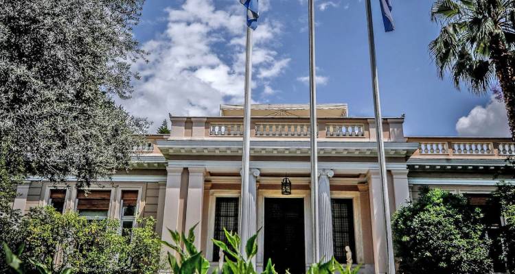 Ό&lambda;&alpha; &delta;&epsilon;ί&chi;&nu;&omicron;&upsilon;&nu; &epsilon;&kappa;&lambda;&omicron;&gamma;έ&sigmaf; &sigma;&tau;&iota;&sigmaf; 9 &Alpha;&pi;&rho;&iota;&lambda;ί&omicron;&upsilon; | &Omicron;&iota; &phi;ή&mu;&epsilon;&sigmaf; &gamma;&iota;&alpha; &tau;&omicron; &Epsilon;&pi;&iota;&kappa;&rho;&alpha;&tau;&epsilon;ί&alpha;&sigmaf; &tau;&eta;&sigmaf; &Nu;&Delta; &mu;&epsilon; &tau;&omicron;&nu; &pi;&alpha;&rho;&alpha;&omicron;&lambda;&upsilon;&mu;&pi;&iota;&omicron;&nu;ί&kappa;&eta; &Tau;&sigma;&alpha;&pi;&alpha;&tau;ά&kappa;&eta;