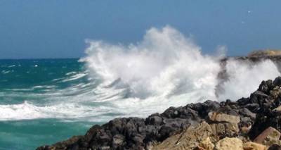 Συνεχίζεται το απαγορευτικό: Παραμένουν δεμένα «Νήσος Μύκονος» και «Εξπρές Πήγασος»