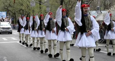 &Nu;έ&alpha; &Upsilon;ό&rho;&kappa;&eta;: &Sigma;&tau;&iota;&sigmaf; 5 &Iota;&omicron;&upsilon;&nu;ί&omicron;&upsilon; &eta; &epsilon;&lambda;&lambda;&eta;&nu;&iota;&kappa;ή &pi;&alpha;&rho;έ&lambda;&alpha;&sigma;&eta; &sigma;&tau;&eta;&nu; 5&eta; &Lambda;&epsilon;&omega;&phi;ό&rho;&omicron; - &Mu;&epsilon; &tau;&eta; &sigma;&upsilon;&mu;&mu;&epsilon;&tau;&omicron;&chi;ή &tau;&omega;&nu; &Epsilon;&upsilon;&zeta;ώ&nu;&omega;&nu; &tau;&eta;&sigmaf; &Pi;&rho;&omicron;&epsilon;&delta;&rho;&iota;&kappa;ή&sigmaf; &Phi;&rho;&omicron;&upsilon;&rho;ά&sigmaf;