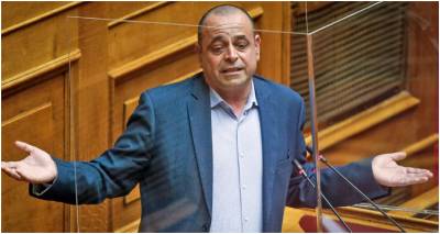 &Pi;έ&theta;&alpha;&nu;&epsilon; &omicron; &beta;&omicron;&upsilon;&lambda;&epsilon;&upsilon;&tau;ή&sigmaf; &tau;&omicron;&upsilon; &Sigma;&Upsilon;&Rho;&Iota;&Zeta;&Alpha; &Nu;&epsilon;&kappa;&tau;ά&rho;&iota;&omicron;&sigmaf; &Sigma;&alpha;&nu;&tau;&omicron;&rho;&iota;&nu;&iota;ό&sigmaf; &sigma;&epsilon; &eta;&lambda;&iota;&kappa;ί&alpha; 50 &epsilon;&tau;ώ&nu;