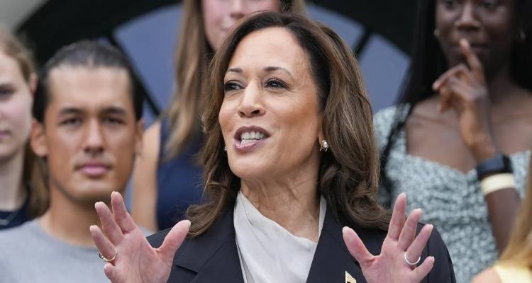 Κάμαλα Χάρις: Με σκληρή επίθεση στον Τραμπ στην πρώτη προεκλογική της ομιλία -Πώς τον χτύπησε