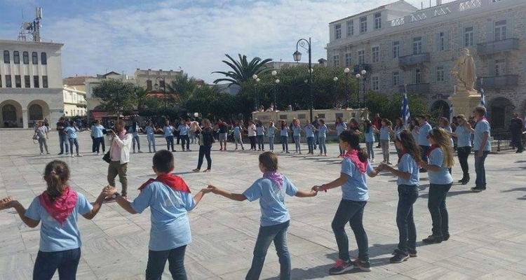 &Tau;&omicron; &Lambda;&tau;&Epsilon; &Lambda;ή&mu;&nu;&omicron;&upsilon; &tau;&alpha;&xi;ί&delta;&epsilon;&psi;&epsilon; &sigma;&tau;&eta; &Sigma;ύ&rho;&omicron; &gamma;&iota;&alpha; &tau;&omicron; 17&omicron; &Pi;&alpha;&nu;&epsilon;&lambda;&lambda;ή&nu;&iota;&omicron; &Sigma;&upsilon;&nu;έ&delta;&rho;&iota;&omicron; &Lambda;&upsilon;&kappa;&epsilon;ί&omicron;&upsilon; &tau;&omega;&nu; &Epsilon;&lambda;&lambda;&eta;&nu;ί&delta;&omega;&nu; (photos)