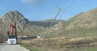 &Alpha;&pi;&omicron;&kappa;&alpha;&tau;&alpha;&sigma;&tau;&alpha;&theta;&eta;&kappa;&alpha;&nu; &omicron;&iota; &zeta;&eta;&mu;&iota;έ&sigmaf; &sigma;&tau;&omicron;&nu; &Epsilon;&beta;&gamma;ά&tau;&eta; (video)