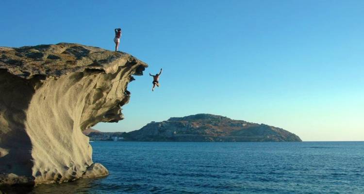 &Lambda;ή&mu;&nu;&omicron;&sigmaf;: &Pi;ή&gamma;&epsilon; &kappa;&alpha;&lambda;ά &tau;&omicron; &tau;&rho;&iota;ή&mu;&epsilon;&rho;&omicron; &tau;&omicron;&upsilon; &Alpha;&gamma;ί&omicron;&upsilon; &Pi;&nu;&epsilon;ύ&mu;&alpha;&tau;&omicron;&sigmaf; | Έ&kappa;&pi;&lambda;&eta;&xi;&eta; &sigma;&tau;&iota;&sigmaf; &pi;&rho;&omicron;&tau;&iota;&mu;ή&sigma;&epsilon;&iota;&sigmaf; &tau;&omega;&nu; Millennials