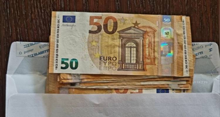 Μάθημα ήθους από τρεις 16χρονους στη Λήμνο | Παρέδωσαν στο Τμήμα χρηματικό ποσό που βρήκαν στη Μύρινα