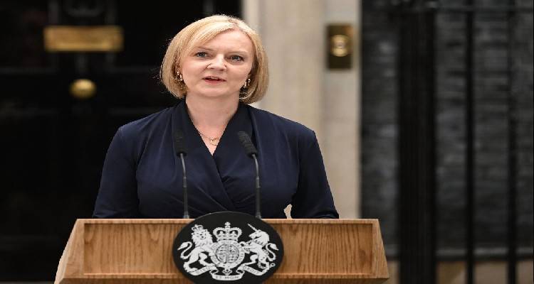 &Lambda;&iota;&zeta; &Tau;&rho;&alpha;&sigmaf; : &ldquo;&Eta; &Beta;&rho;&epsilon;&tau;&alpha;&nu;ί&alpha; &mu;&pi;&omicron;&rho;&epsilon;ί &nu;&alpha; &alpha;&nu;&tau;έ&xi;&epsilon;&iota; &tau;&eta;&nu; &kappa;&alpha;&tau;&alpha;&iota;&gamma;ί&delta;&alpha;&rdquo;