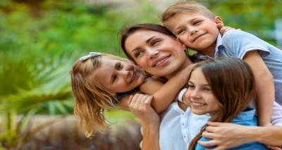 Η Γιορτή της μητέρας  - Τιμή Αγάπη Σεβασμός